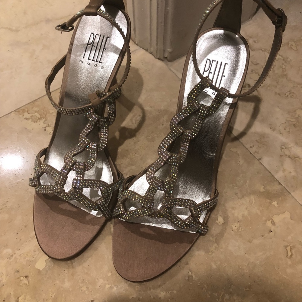 Shoes sandals new w tags